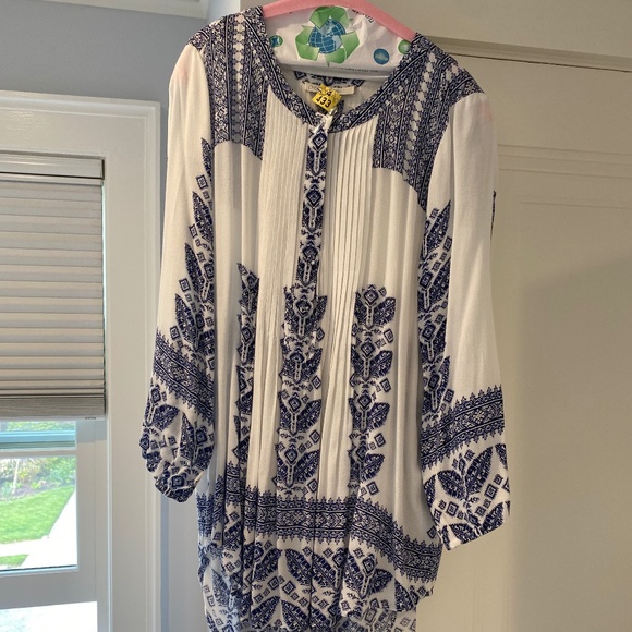 Flowy blue and white blouse - Picture 1 of 2